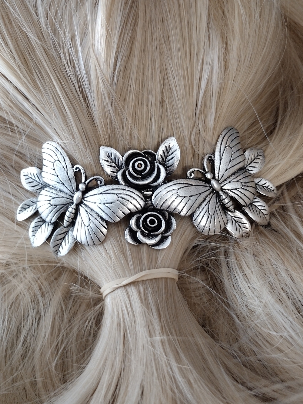 *NWOT* Silver Butterfly & Rose Metal Hair Clip - Women Accessories